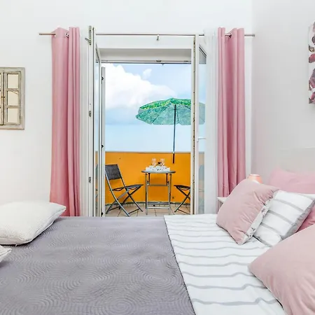 1 Bedroom Cozy In *